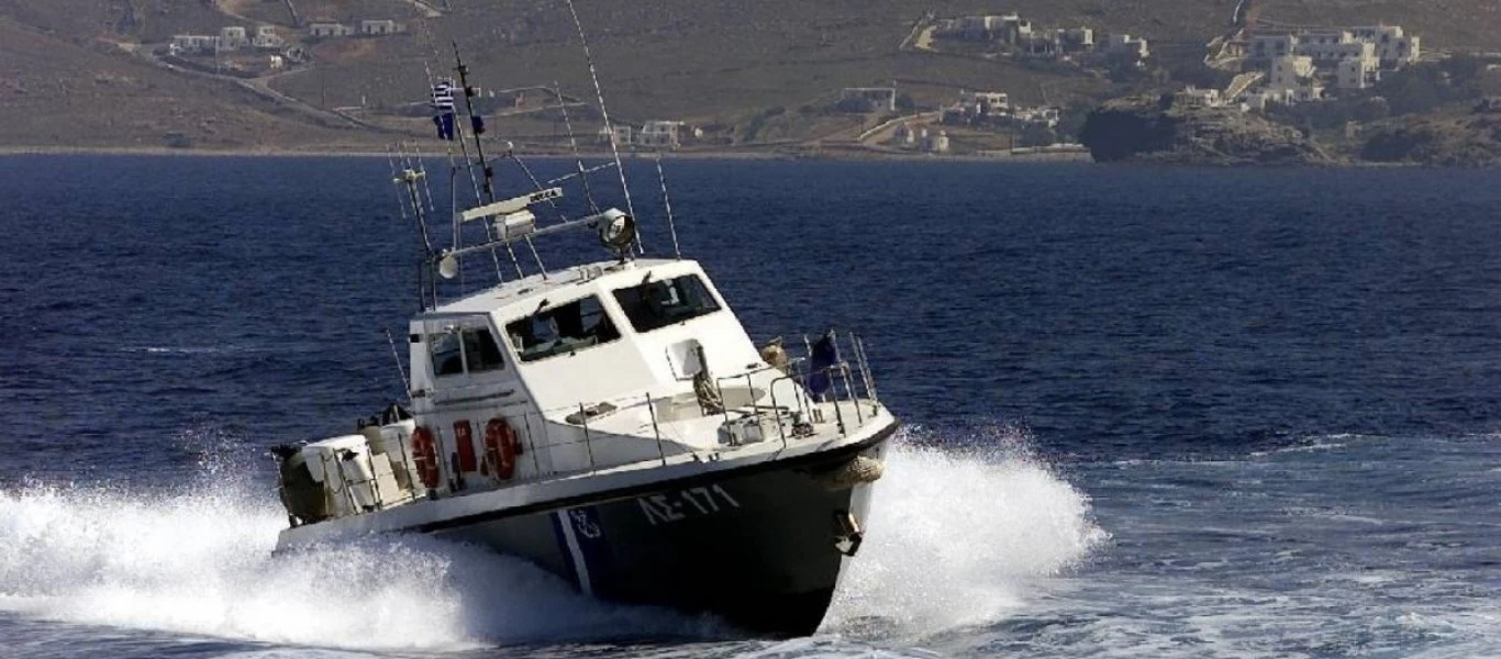 Σκάφος με 30 αλλοδαπούς εντοπίστηκε ανοιχτά της Λευκάδας - Συνελήφθησαν τέσσερις διακινητές